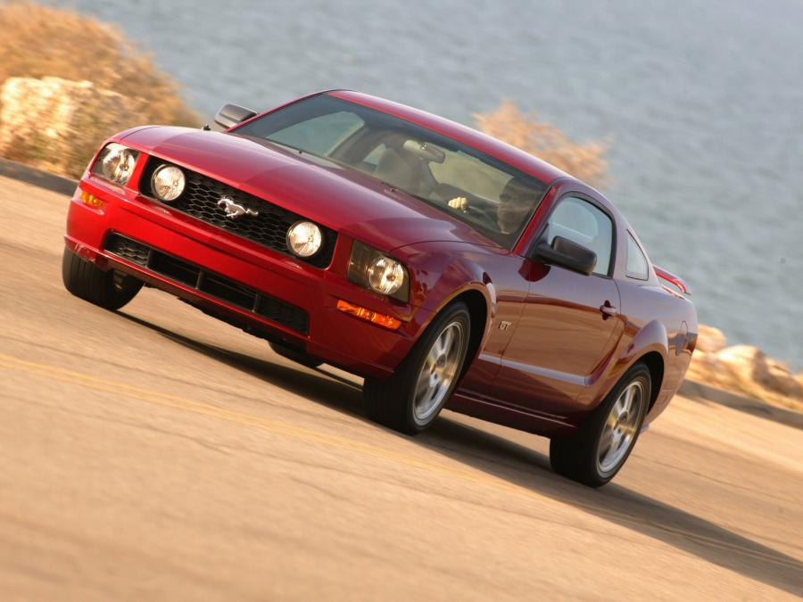 Ford Mustang GT 2005 года  (фото 190 из 209)